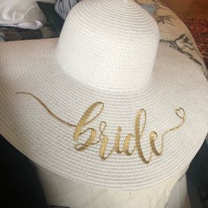 Floppy bride hat